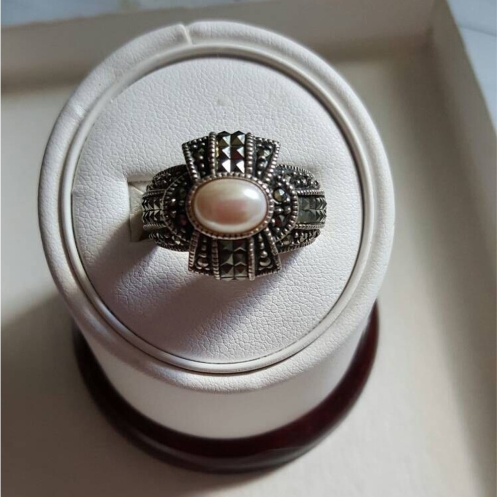 Designer Signed Judith Jack Sterling Silver Marcasite & Faux Pearl Ring - Size 8